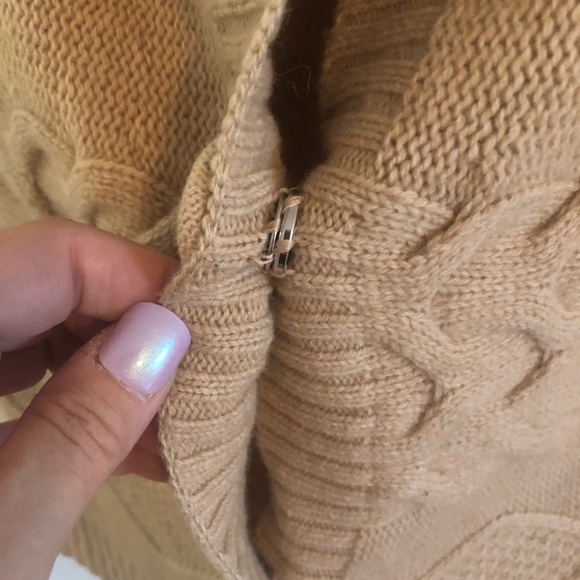 ✨excellent shape✨ Beautiful Tan Lambswool Buttonup Sweater - MED - Picture 6 of 9